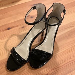Kenneth Cole black leather kitty heels